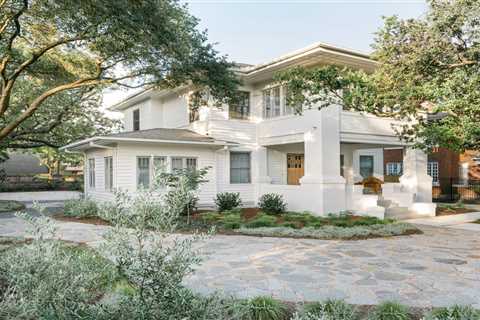 Before & After: A Houston Photographer Casts New Light on a Historic Craftsman