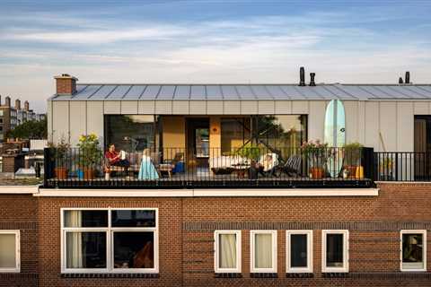 A Rooftop Extension in the Netherlands Sets a New Precedent for the Neighborhood