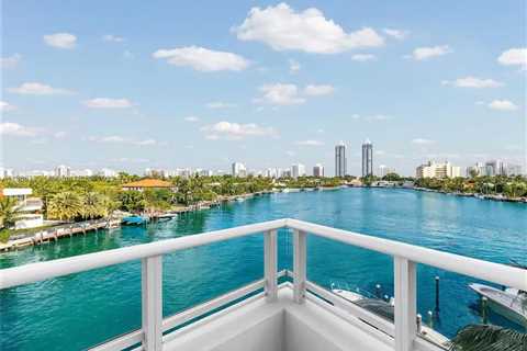 Inside The Ritz-Carlton Residences: Celebrities' Choice In Miami
