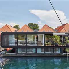 Underfloor Heating, a Wine Room, Floor-to-Ceiling Windows—in a Houseboat?