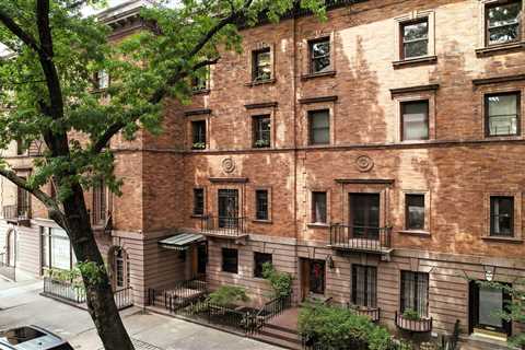 Bob Dylan Lived in This $3M Harlem Townhouse for Over a Decade