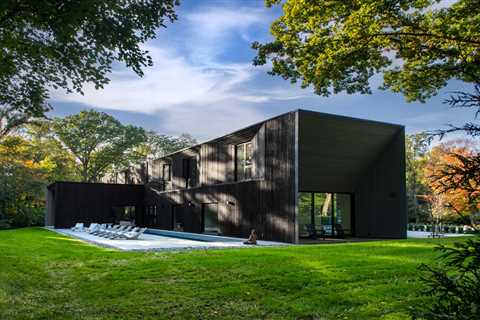 This Plus Sign-Shaped Home in Central Indiana Knows All Its Angles