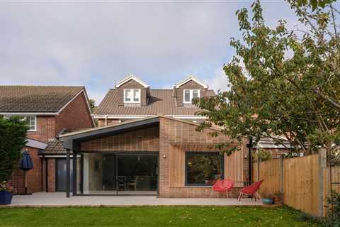 Before & After: Near London, a Basic Brick House Breaks Free From the ’70s