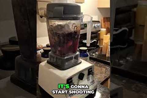 Blend Like a PRO: Secure Lid, Avoid Messy Kitchen DISASTER! #shorts